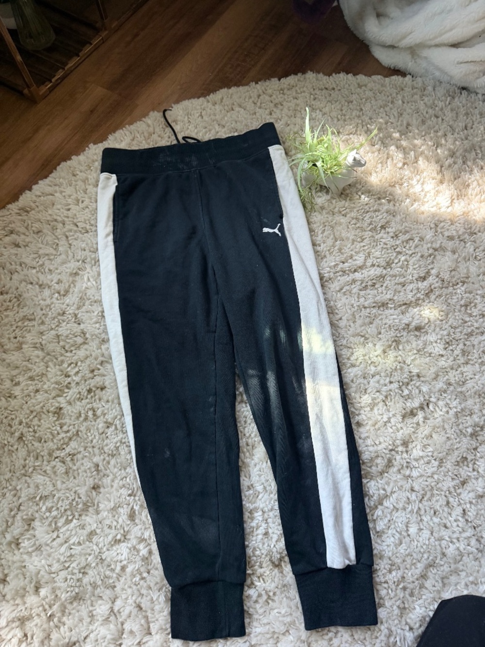 Puma Iconic T7 Track Pants women’s Large Black & White Joggers. Super cute, athl
